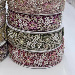 Exquisito Encaje Bordado Floral Tradicional Multicolor con Cuentas de Perlas, Hilo Metálico Zari y Cuentas Brillantes 100% Poliéster - Product Image 1