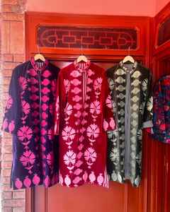 Chaqueta Larga y Chal Suzani Vintage de Terciopelo con Bordado a Mano, Producto Hecho a Mano para Mujer, Chaquetas al por Mayor - Product Image 1