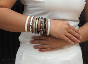 Bracelets en corne de buffle naturelle, fabrication artisanale de bijoux en corne de buffle - Product Image 3