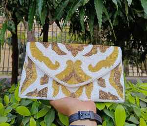 Floral Beaded <b>Clutch</b> Bag Fashionable <b>Pink</b> Sunflower Beaded Crossbody Bag Zipper Large Capacity Summer 2025 Collection Handmade - Product Image 3