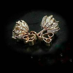 Boucles d'oreilles en argent 925 avec diamant Moissanite à coupe ronde de 2 ct - Product Image 4