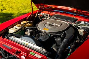 รถเบนซ์ M-ercedes-Benz 560SL ปี 1987 สภาพดี ไม่มีการตั้งราคาขั้นต่ำ วิ่ง 74 พันไมล์ เครื่องยนต์ V8 สีแดงสด พร้อมหลังคาแข็ง ไม่ได้ดัดแปลงมากนัก - Product Image 6
