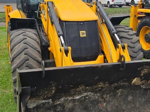 Retroexcavadora cargadora 2021 J.C.B 1CX Stage 5 con motor de núcleo y componentes de bomba - Product Image 2