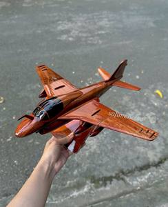 Modèle d'avion en bois sur le thème de l'amour, peint, personnalisable, ornement décoratif de table - Product Image 6