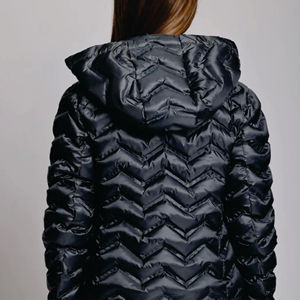 Meilleure vente en gros Veste en duvet Veste matelassée de créateur personnalisée de haute qualité à capuche pour femmes - Product Image 5