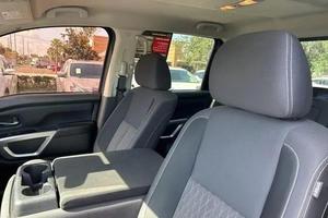 Nissan Titan SV 2015 - Product Image 5