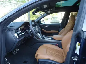 ได้รับการรับรอง2024 Audi RS Q8 4DR qtro 4.0 TFSI - Product Image 4