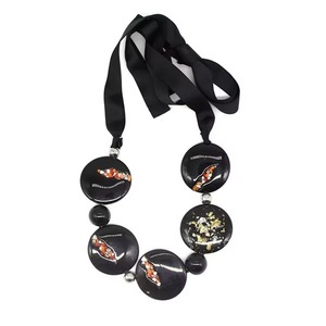 Collier pendentif en résine artistique à la demande bijoux modernes faits à la main pour des looks à la mode et un usage quotidien - Product Image 5