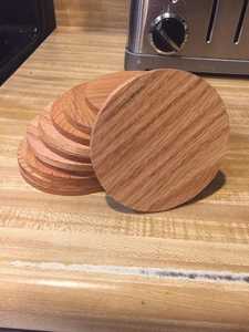 Sous-verres en bois de noyer classique gravés sur mesure, dessous de plat durables, décoration d'intérieur, sous-verres pour boissons avec taille personnalisée - Product Image 4