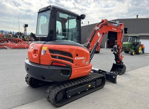 Mini-excavatrice Kubota KX040-4 de 4 tonnes avec cabine, hydraulique auxiliaire, godet d'excavation, brise-roche, pince à grappin - Product Image 5