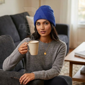 Gorros casuales modernos de material cálido diseñados para la moda urbana, uso invernal y comodidad diaria. - Product Image 5