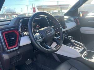 G-M-C Canyon AT4X 2023 Usada en Buen Estado, Cabina Doble de 4 Puertas, 4x4, SB - Product Image 4