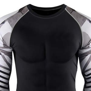 Taux réglable Hommes Rash Guard Conceptions entièrement personnalisées Top Tendance confortable Respirant Hommes Rash Guard avec Qualité Premium - Product Image 4