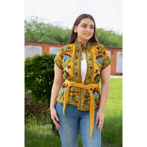 Gilet en velours moutarde réversible fait main pour un look élégant, finitions soignées pour la saison printanière - Product Image 4