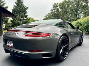 Porsche 911 Targa 4S Coupé de Lujo Usado 2019, Deportivo con Tracción Total (AWD), Interior de Cuero, Caja de Cambios Automática LHD, Listo para Exportación - Product Image 2