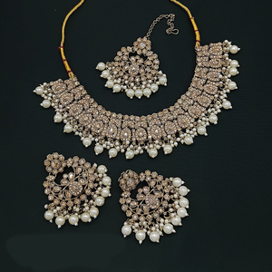 Ensemble de collier ras du cou en cristal autrichien plaqué or de qualité supérieure bijoux ethniques glamour pour les mariées, les festivals et les célébrations - Product Image 6