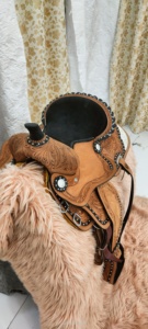 Silla de Montar Inglesa/Estilo Western de Cuero Premium Hecha a Mano, Cómoda para Carreras, con Árbol de Madera/Fibra de Vidrio, Personalización Disponible - Product Image 6