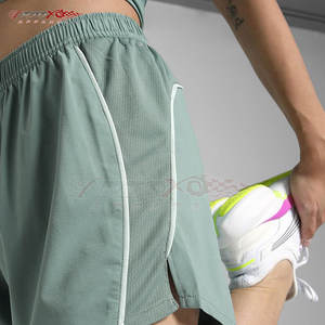 Shorts Deportivos Transpirables de Cintura Alta para Mujer con Ajuste Regular para Entrenamientos en el Gimnasio - Product Image 5