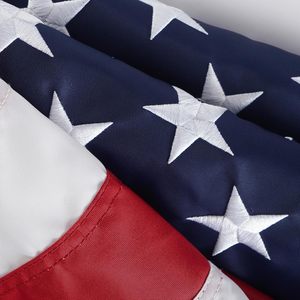 Drapeau américain USA TOP FLAGSINC, 20x38 pieds, fabriqué aux États-Unis, résistant aux déchirures, robuste, résistant aux intempéries, en polyester tissé résistant. - Product Image 4