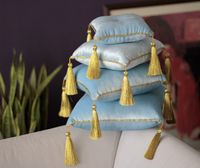 Coussins carrés en velours bleu pour bébé personnalisés avec glands dorés pour la décoration intérieure ou l'utilisation d'un hôtel taies d'oreiller et taies de coussin
