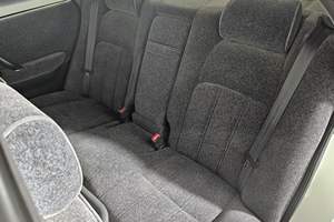 Toyota Crown Royal Sedán de Lujo Usado del Año 1999, Sin Reserva, Mercado Japonés, Motor 1JZ de 6 Cilindros, Versión Estadounidense Título - Product Image 5