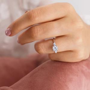 Anillo de diamante cultivado en laboratorio redondo IGI, anillo de diamante creado en laboratorio de oro blanco de 14 quilates para boda y anillo o banda de compromiso - Product Image 1