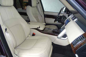 Range Rover HSE 2024 Impeccable, Volant à Gauche, Sièges en Cuir, Caméra Arrière, Phares Xénon, Écran Tactile - Product Image 4