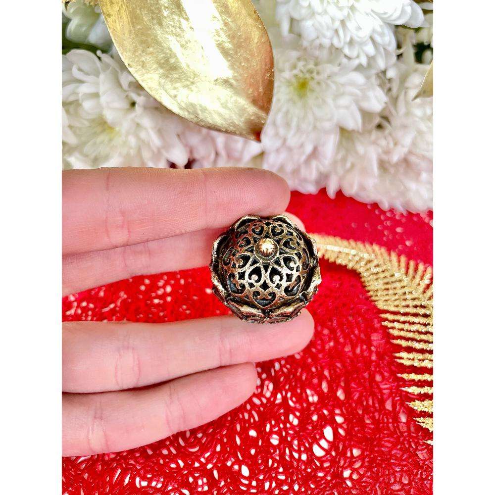 สีน้ำตาล