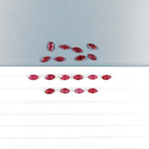 Rubis naturel de Bangkok, taille marquise calibrée, pierre précieuse en vrac 2,5x5mm et grenat synthétique traité thermiquement 3x6mm, hauteur 8mm - Product Image 2