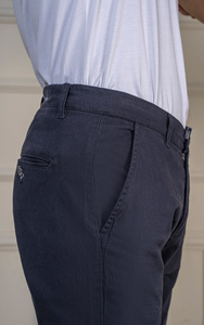 Pantalones de cintura media para jóvenes de las cuatro estaciones, pantalones casuales clásicos de Color sólido rectos ajustados de alto contenido de algodón para hombres - Product Image 5