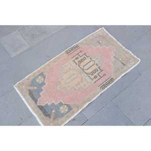 Petit tapis vintage 1,8 x 3,3 pieds, tapis turc, tapis persan en laine rouge et bleu - Product Image 3