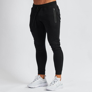 Vente en gros Ensemble de survêtements de sport jogger pour hommes Survêtements de football à capuche coupe ajustée Logo personnalisé Coton plus lourd - Product Image 4