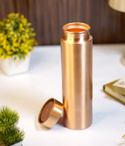 A perfect <b>blend</b> of style and health benefits Introducing our premium copper <b>bottle</b> - Product Image 3