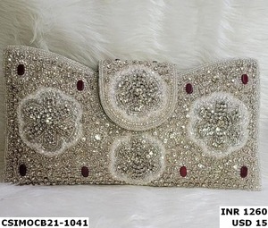 Pochette de créateur faite à la main avec broderie perlée en pierre de cristal pour soirées nuptiales et événements Ele - Product Image 3