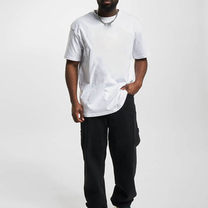 Camiseta de gran tamaño para hombre de tela transpirable de 220g de la mejor calidad con logotipo bordado personalizado Camiseta de gran tamaño teñida lisa - Product Image 5