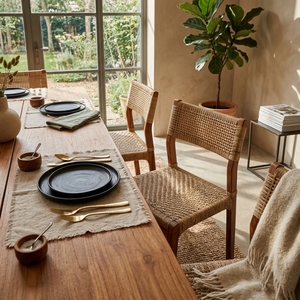Chaise de salle à manger tressée synthétique avec structure en bois massif, rotin beige, pour extérieur, patio, jardin, sans accoudoirs, design artistique, décoration - Product Image 5