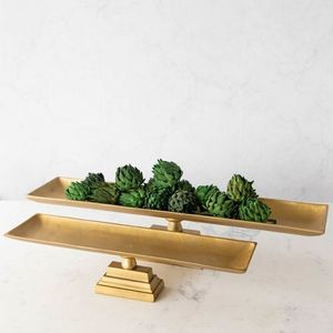 Plateau de service en laiton de qualité supérieure, conçu pour des expériences culinaires luxueuses et des occasions de réception à domicile sophistiquées - Product Image 2