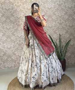 Derniers vêtements de fête indiens pour femmes Lahenga Ladies Wear Wedding Wear Embroidery Stone Work Choli Blouse Dupatta Lahnega - Product Image 1