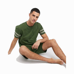 T-shirt à manches courtes pour hommes et short pour hommes ensemble deux pièces 2022 coupe ample sur la taille ensemble court d'été pour hommes - Product Image 5
