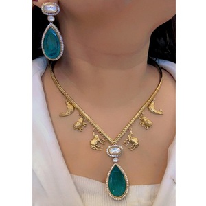 Elegante moda Moissanite calidad Premium CZ doblete piedra semipreciosa diseñador chapado en oro collar conjunto pendientes regalo de boda - Product Image 1