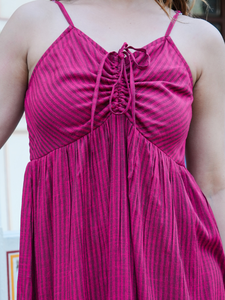 Robe Anarkali en polyester rayée marron avec un décolleté en V et une silhouette sans manches conçue pour un style décontracté tendance et élégant - Product Image 5