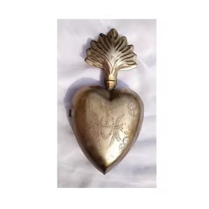 Decoración de Hogar de Metal con Diseño de Corazón Sagrado y Flores en Color Dorado Cobre Antiguo - Product Image 5