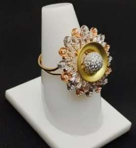 แหวนดีไซน์หรูหรา ประดับคริสตัลระยิบระยับ พร้อมช่องกลางสีทอง ดีไซน์วงแหวนแบบโค้กเทลสุดสง่างาม สำหรับผู้หญิง เครื่องประดับแฟชั่น - Product Image 6