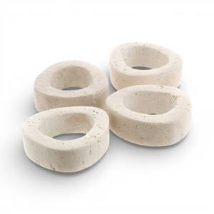 Anneaux de serviette en marbre blanc massif avec une forme cylindrique lisse de qualité supérieure pour la décoration de table formelle Unique - Product Image 2