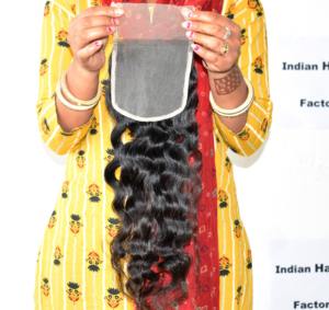 ผมต่อแบบลูกไม้ 5x5 คุณภาพดีที่สุด ดูเป็นธรรมชาติ จัดเรียงเส้นผมตามธรรมชาติ แบบลอน  ไม่ผ่านการแปรรูป ผมแท้บราซิลแบบดิบ  สำหรับส่งออก - Product Image 1