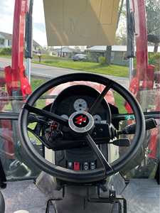 Tractor Agrícola Massey Ferguson 4707 de 70 CV de Alto Rendimiento, Opción de Cargador 2WD, Motor de Bajo Consumo de Combustible, Bomba, Caja de Cambios de Alta Gama - Product Image 6