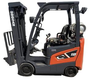 Offre exclusive aux enchères pour chariots élévateurs à pneus coussinés GC18S-9 2019, capacité de levage de 3500 LBS - Product Image 1