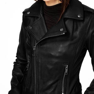 Veste en cuir légère sans col pour superposer une veste en cuir véritable zippée avec des épaules de déclaration - Product Image 6