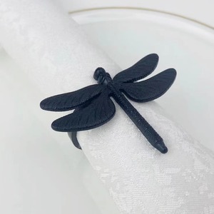 Rond de serviette doré et support pour dessus de table d'hôtel de mariage Utilisation décorative Rond de serviette en métal Réglage de table fantastique - Product Image 5