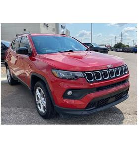 Jeep Compass Latitude 2023 Usado en Excelentes Condiciones - Product Image 1